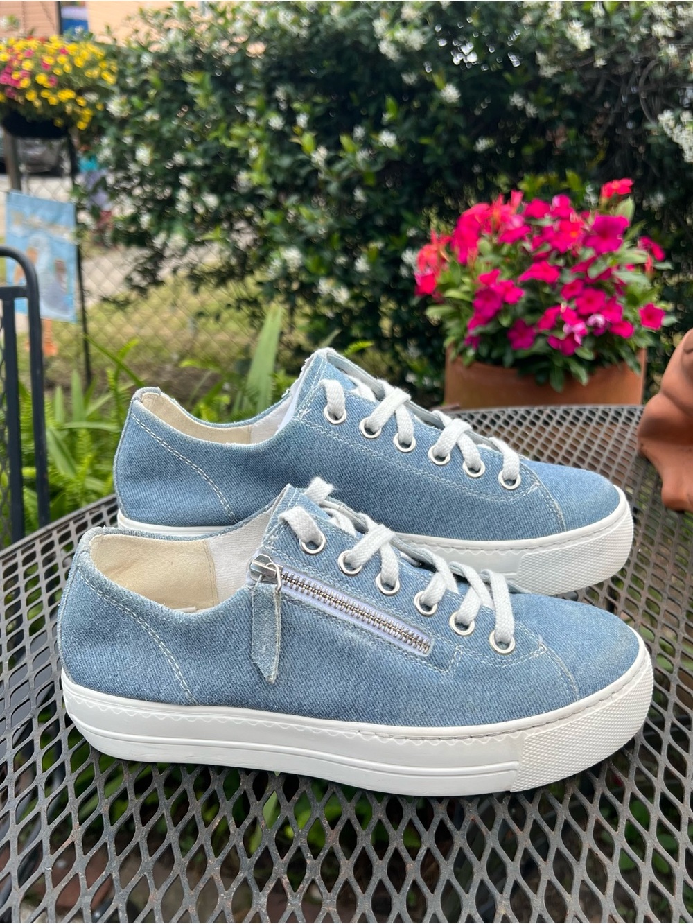 Paul Green Light Blue Denim Low-Top Platform Sneakers White Soles Womens 7 - Picture 3 of 9